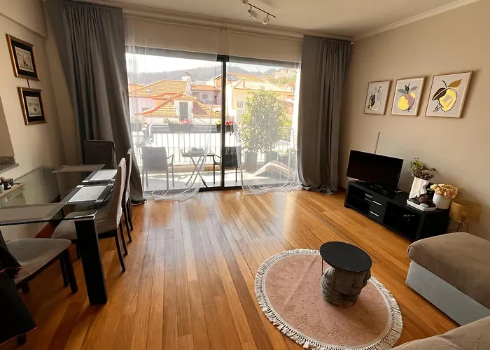 Apartment Machico Near The Beach